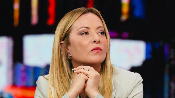 Centrodestra: il piano (che coinvolge Mantovano) di Meloni per il Colle più alto