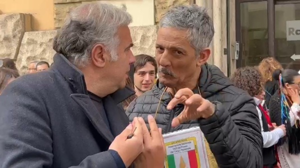 Charlie Gnocchi chiama Fiorello: "Basta stare in Rai, vieni a RTL 102.5"