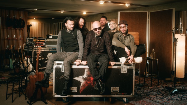 Chi si ferma e chi si ritrova: i Negramaro annunciano la pausa dopo il prossimo tour, mentre nel 2026 i Litfiba si riuniranno sul palco