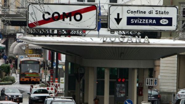 Chiasso, fermati a frontiera con assegno da 100 milioni