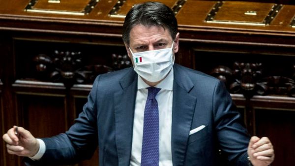 Cinque regioni diventano arancioni e l’Italia rischia il lockdown duro, che il governo vuole evitare a tutti i costi