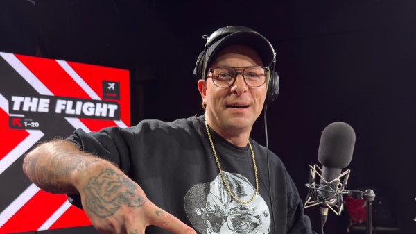 Clementino a RTL 102.5: “Lo show di Napoli includerà dei freestyle e degli omaggi ai grandi della musica. Ci saranno tanti amici e ospiti sul palco”