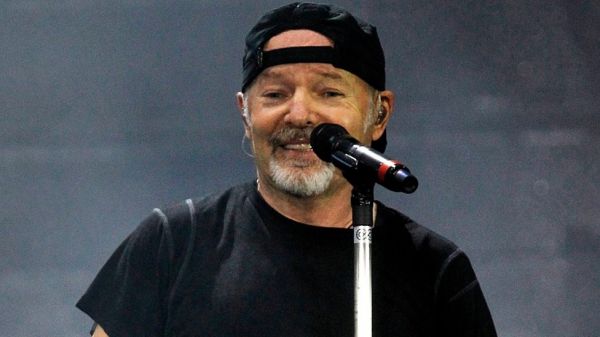 "Colpa d'Alfredo" di Vasco Rossi celebra 40 anni dall'uscita con un'edizione R>Play