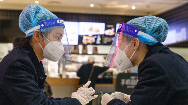 Contagi in Cina, Pechino rifiuta i vaccini Covid gratis offerti dall’Unione Europea