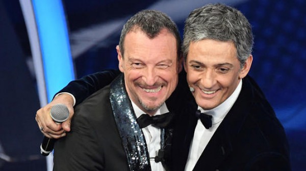 Attesa per il Festival, a Sanremo arriva Fiorello "camuffato" per sfuggire ai fotografi