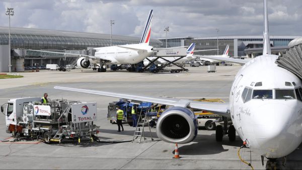 Francia, ragazzino ivoriano morto nel carrello dell'aereo aveva 14 anni