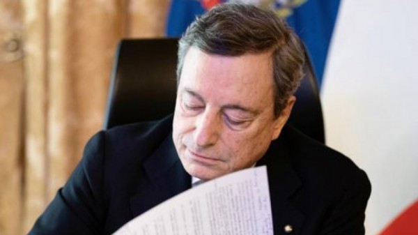 Covid, il governo conferma lo schema attuale, il premier Draghi apre solo le scuole fino alla prima media