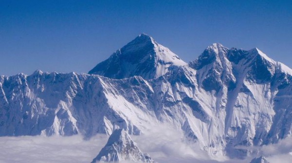 Cresce il monte Everest, è il più alto della terra, secondo le nuove misurazioni è arrivato a 8848,86 metri