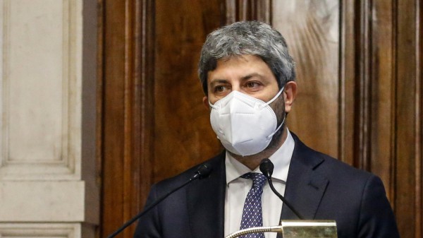 Crisi di governo, chiuso il primo giro di consultazioni, Roberto Fico convoca le forze di maggioranza domani a Montecitorio