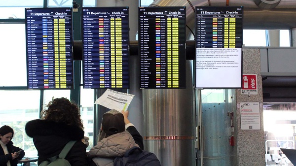 Crisi in Medio Oriente, la Farnesina al lavoro senza sosta per assistere 100mila italiani bloccati