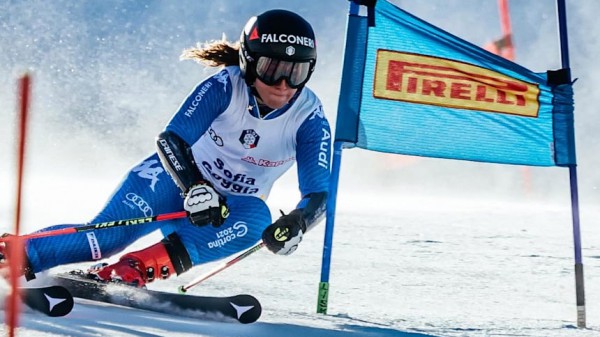 Distorsione al ginocchio per Sofia Goggia, a rischio i mondiali per la campionessa bergamasca