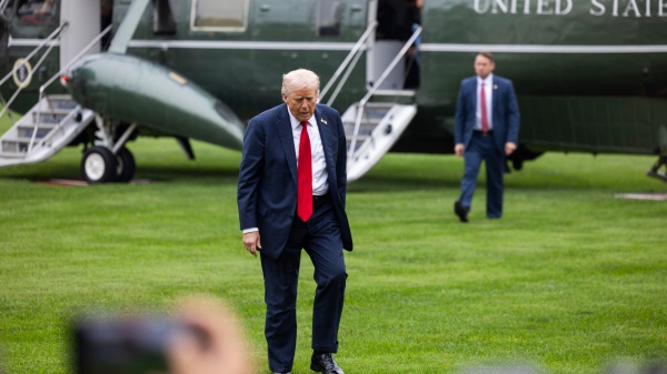 Donald Trump, Hamas ha tre - quattro giorni per accettare il piano di pace, oppure sarà l'inferno