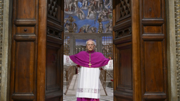 Dopo la fumata nera riparte il Conclave: oggi altre quattro votazioni