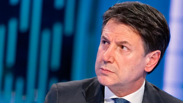 Dpcm, è pressing delle regioni di centrodestra sull'esecutivo per misure di Natale e Capodanno più leggere