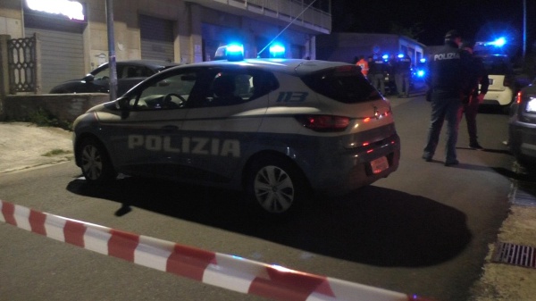 Dramma a Catanzaro, una donna di getta dal balcone con i suoi figli; tre morti e una bambina in gravi condizioni