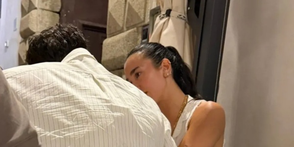 Dua Lipa Dopo La Sicilia Fa Tappa In Calabria Ecco Dov Stata dua-lipa-dopo-la-sicilia-fa-tappa-in-calabria-ecco-dov-stata