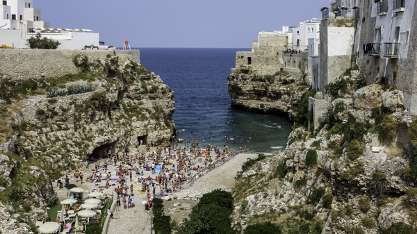 E’ italiana la città più accogliente al mondo. Benvenuti a Polignano a Mare!