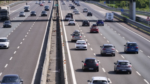 Esodo d'estate, in arrivo bollino rosso per tre weekend. Polstrada, cintura e ridurre velocità
