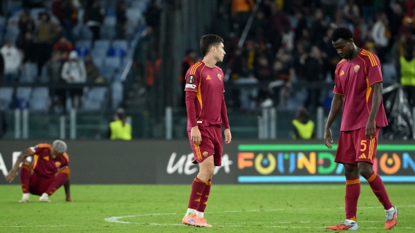 Europa League. Epic fail dei giallorossi, la Roma sbaglia tre rigori e viene sconfitta dal Lille. Pareggio per il Bologna
