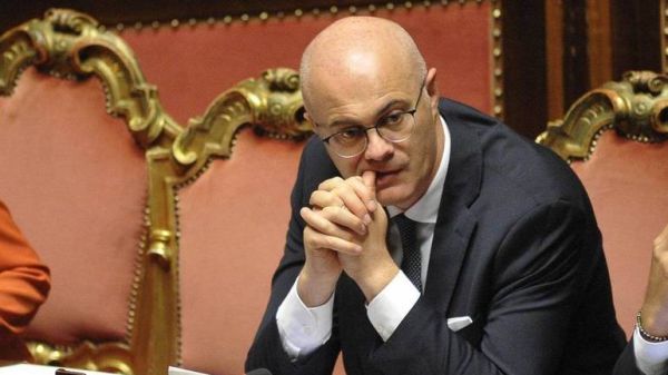 Fase due, ministro D’Incà, ci fidiamo dei cittadini ma non del coronavirus, occorre massima prudenza