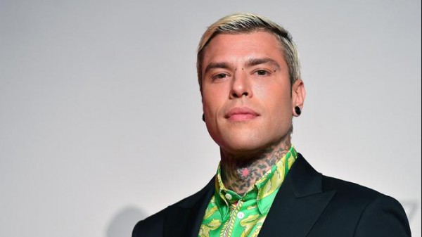 Fedez inseguito da un'auto giovedì sera a Milano, tempestivo l'intervento della polizia che ha intercettato la persona a bordo