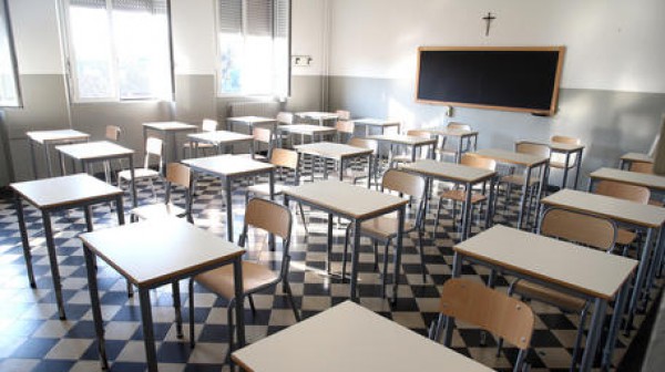 Scuola, fine dell’emergenza, dal 1 aprile tornano le gite scolastiche, Dad solo ai positivi
