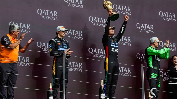 Formula 1: Doppietta McLaren a Silverstone, storico terzo posto per Hulkenberg. Quarto Hamilton, male Leclerc
