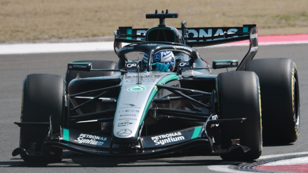 Formula 1, Sprint in Cina: Russell vince davanti alle Ferrari. Antonelli conquista la pole