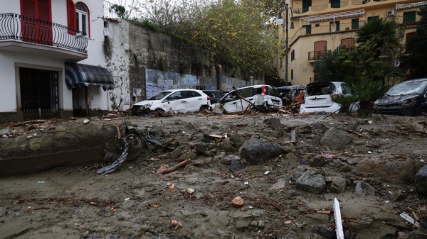 Frana a Ischia, è una donna la vittima, al momento mancano all’appello 11 persone 13 i feriti, oggi il Consiglio dei Ministri