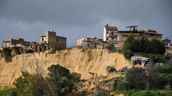 Frana di Niscemi, svolta in Procura: 13 indagati tra ex presidenti e vertici regionali