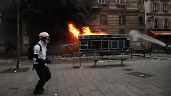 Francia, sciopero generale contro la riforma delle pensioni