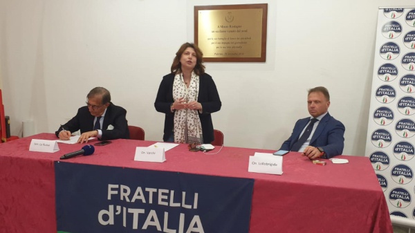 Fratelli d’Italia, arriva la proposta di legge sulla 'mafiosfera': è stretta contro l’apologia-social