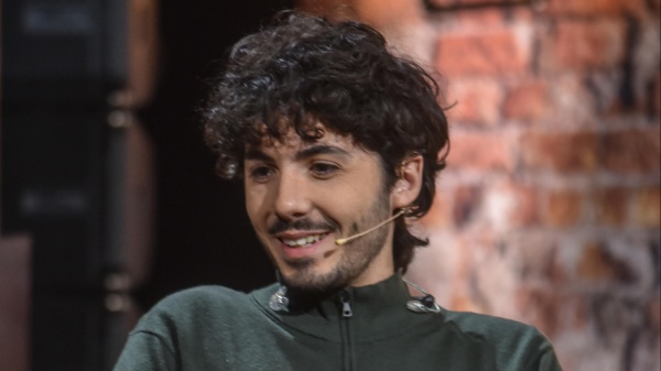 Fulminacci a Saremo con "Stupida sfortuna": il significato e il testo della canzone in gara al Festival