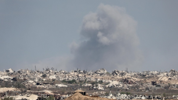 Gaza sotto assedio, 40 morti nei raid israeliani e nuove tensioni sul riconoscimento palestinese