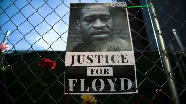 George Floyd, al via il processo; si temono scontri, la città di Minneapolis è blindata, in campo la Guardia Nazionale