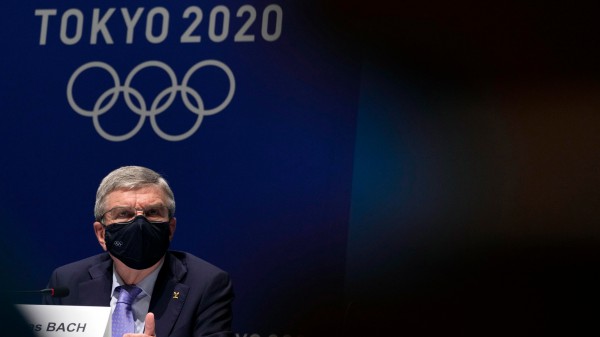 Giochi Olimpici al via con l’incubo Covid, contagi record a Tokyo, primo caso nel villaggio olimpico