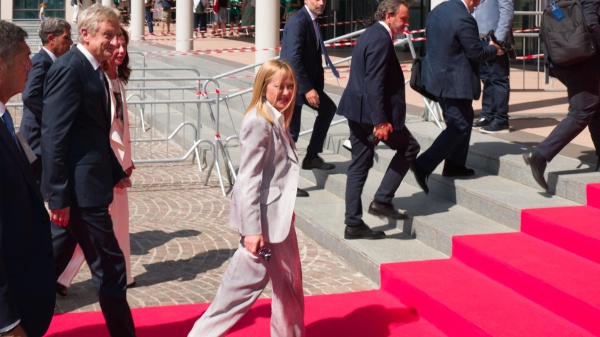Giorgia Meloni al Meeting di Cl a Rimini, grande accoglienza per la presidente del consiglio