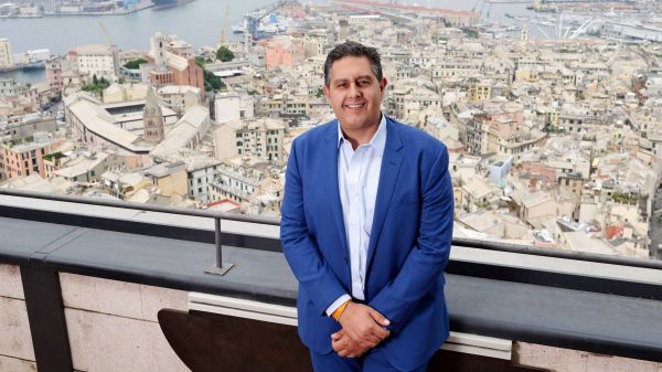 Giovanni Toti, Presidente della Regione Liguria, a RTL 102.5: "Sarebbe meglio adottare misure segmentando la società sulla base del rischio"
