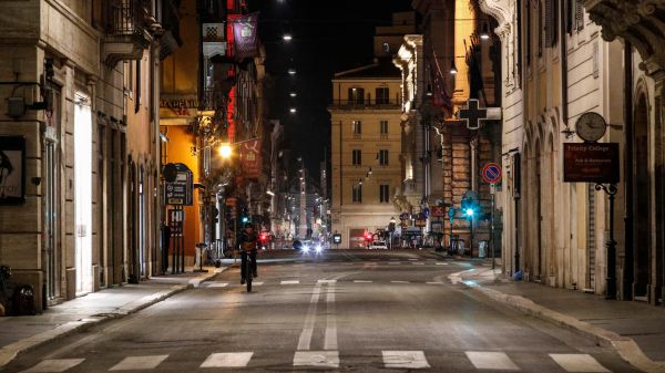 Governo, il ministro della Salute Speranza ha firmato l'ordinanza: da mercoledì cambiano i colori del rischio