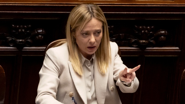 Governo, Meloni in Parlamento ribadisce: no ai soldati italiani in Ucraina. Ma rimane  il nodo degli asset russi