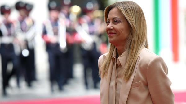 Governo, Meloni scrive a Bruxelles per chiedere più flessibilità sull’energia. Ma l’Unione europea frena