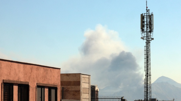 Guerra in Medioriente, si apre il fronte libanese. Colpita l'ambasciata americana a Riad