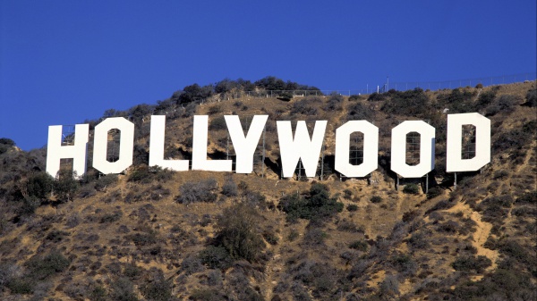Hollywood si ferma, sciopero tra gli sceneggiatori per la prima volta in 15 anni