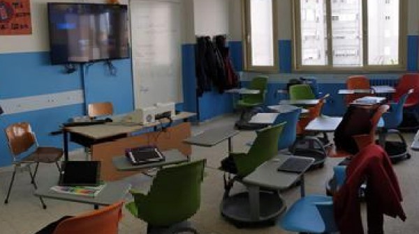 I banchi a rotelle finiscono in soffitta in Veneto, aperta un'indagine conoscitiva, farebbero venire il mal di schiena