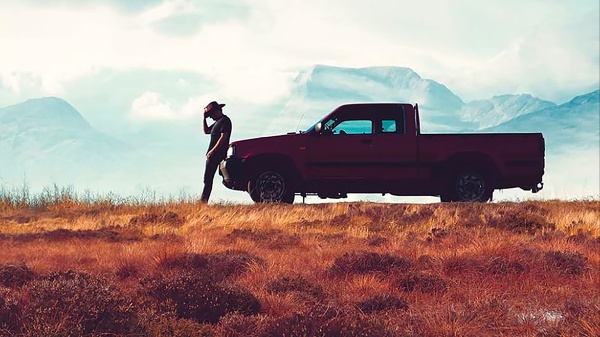 I migliori libri da leggere della settimana, tra “Piccoli fantasmi”, “La legge di Yellowstone”, “Un podcast ha deciso di rovinarmi la vita” e “Un caso complicato per l'avvocato Ligas: Perdenti”