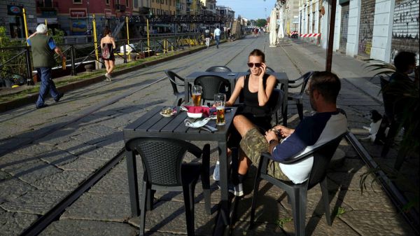 Il Covid corre in Europa, boom di contagi nel weekend, alcuni Paesi verso nuove restrizioni