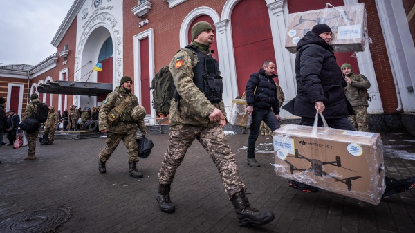 Il fronte di Bakhumut, micidiale tito a bersaglio ucraino contro i mercenari russi. Zelensky vuole cambiare nome alla Russia
