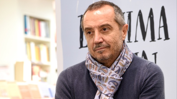 Il giornalista Franco Di Mare racconta la sua malattia, un tumore molto cattivo. Il silenzio Rai? Ripugnante