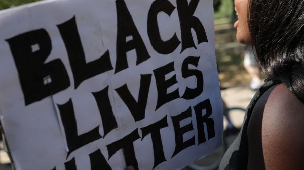 Il mondo dello sport in campo per protestare contro l'uccisione di George Floyd, oggi è il Blackout Tuesday