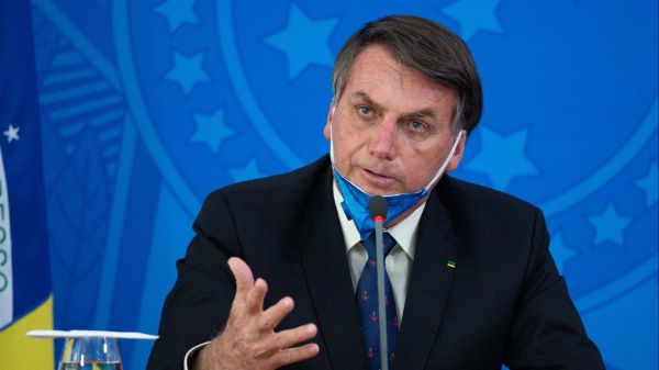 In Brasile il presidente Jair Bolsonaro paragona il Coronavirus ad una influenza, scoppia la polemica